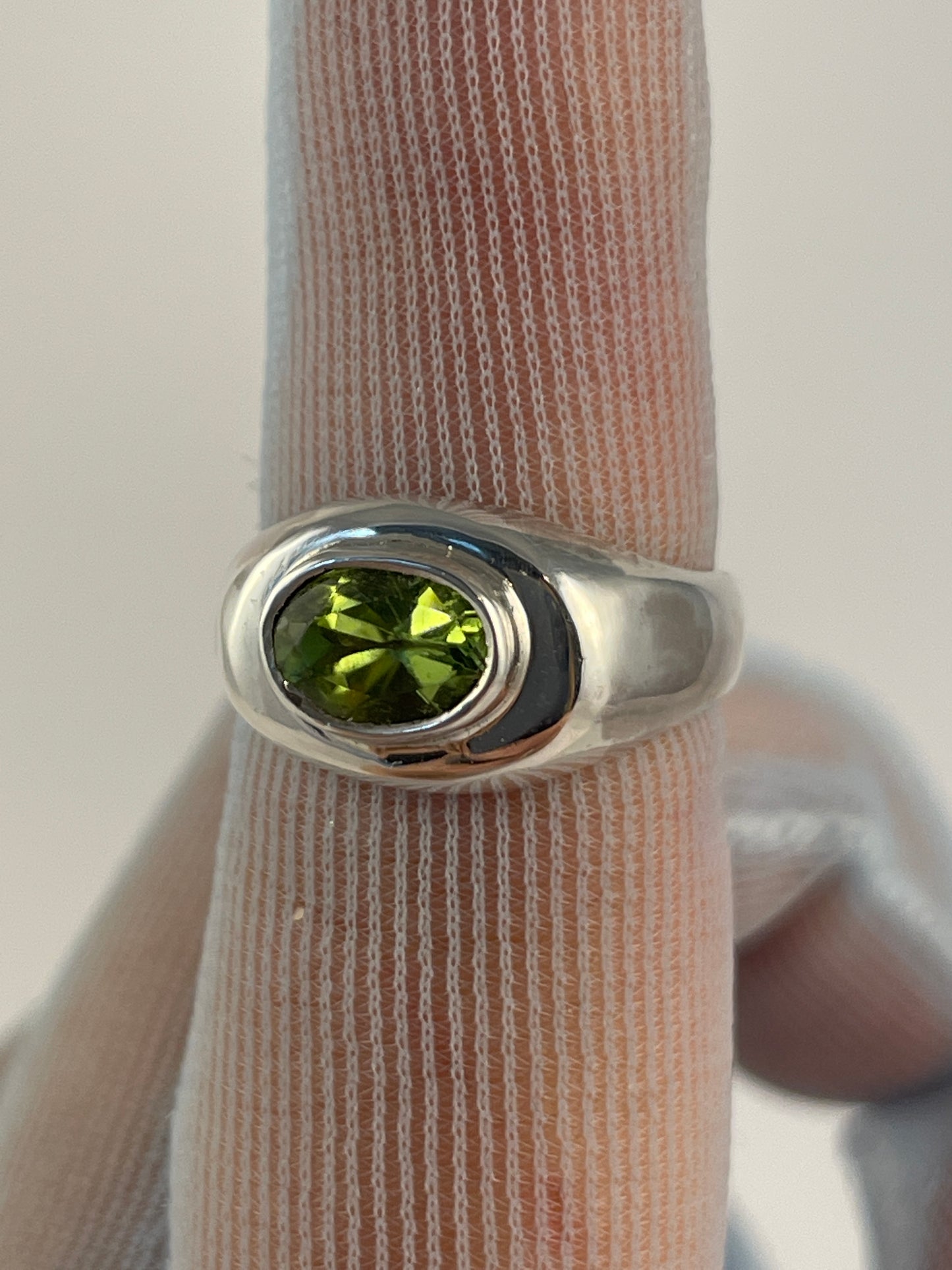 PERIDOT SIGNET RING